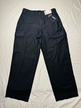 UNIQLO Women’s “Dark Grey” Wide Straight Leg Relaxed Fit Cargo Pants - Size M